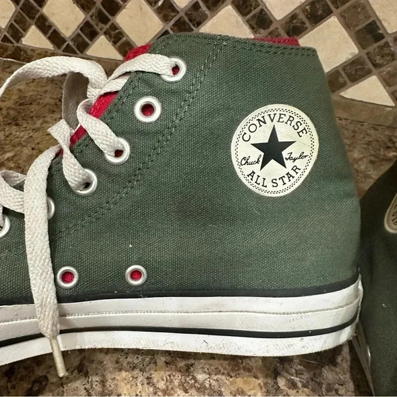 Converse All Star Chuck Taylor Hi Top Christmas Sneakers Red Green M 11 W 13 - Picture 6 of 10